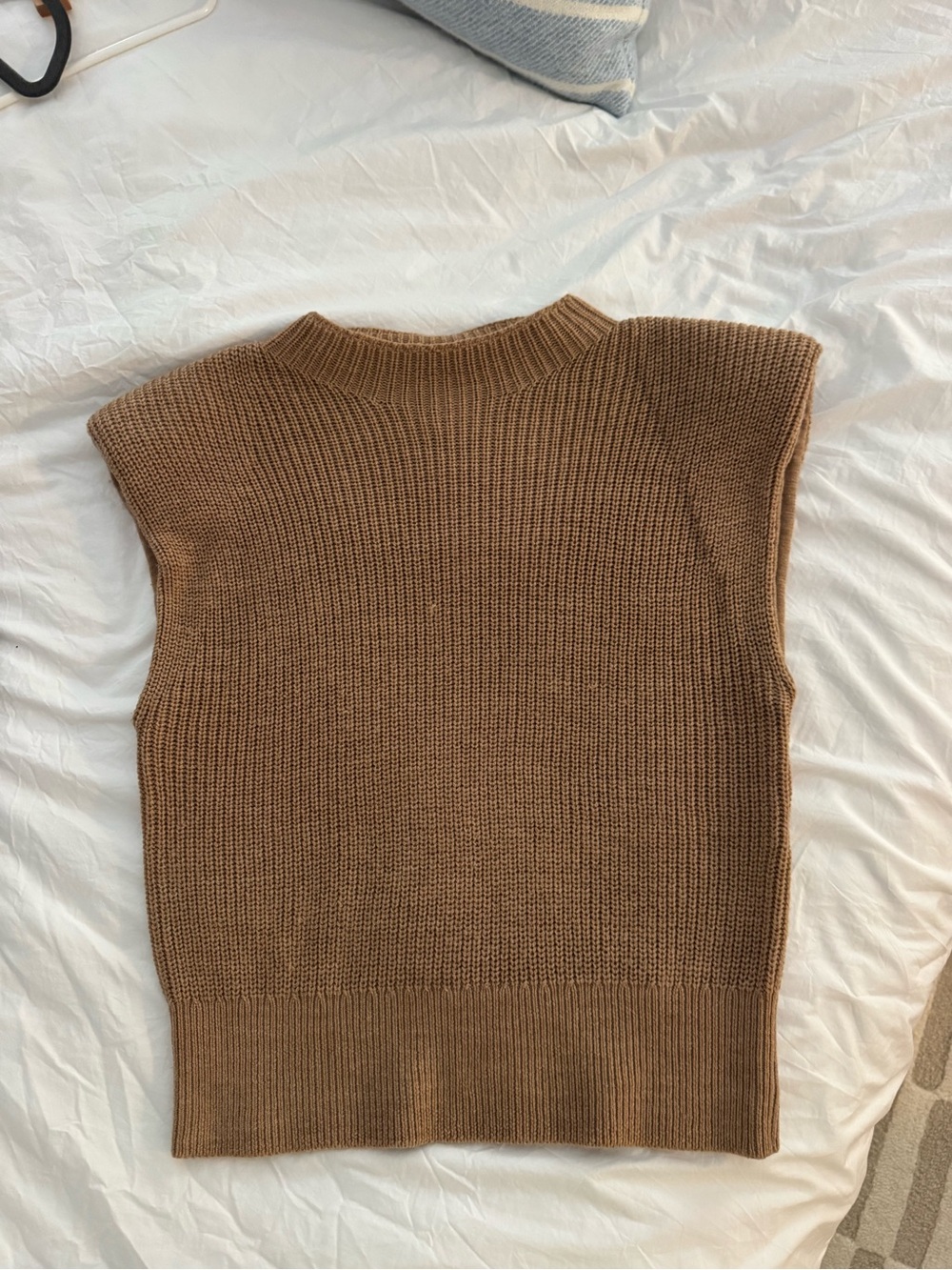 Babaton Warm Camel Knit Sleeveless Crew Vest